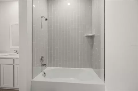 Bath - 13202 Tula Loop, Astatula, FL 34705 photo 2 of 3