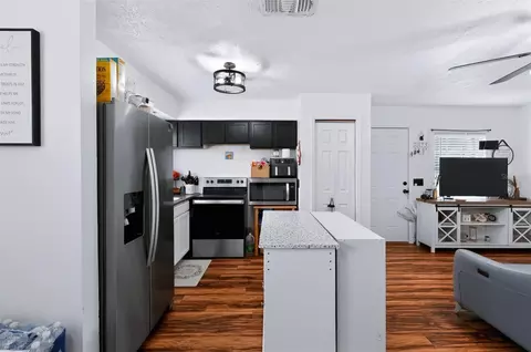Kitchen - 2409 Giddens Ave, Seffner, FL 33584 photo 7 of 7