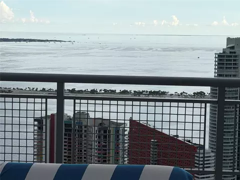View/Area - 60 SW 13th St #5212, Miami, FL 33130 photo 3 of 8