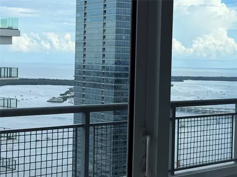 View/Area - 60 SW 13th St #5212, Miami, FL 33130 photo 5 of 8