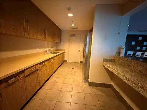 Kitchen - 60 SW 13th St #5212, Miami, FL 33130 photo 1 of 4