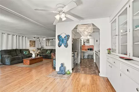 Entry Way - 980 7th St NW #1A, Largo, FL 33770 photo 1 of 3