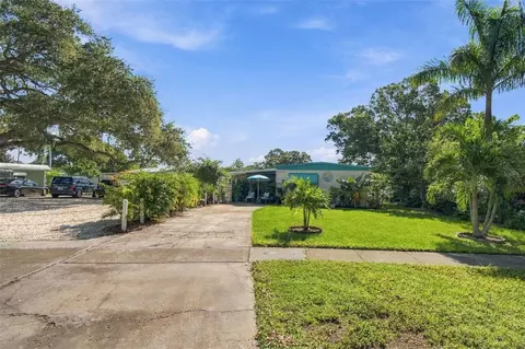 Exterior - 980 7th St NW #1A, Largo, FL 33770 photo 4 of 26