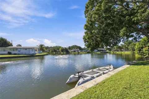 View/Area - 980 7th St NW #1A, Largo, FL 33770 photo 2 of 16