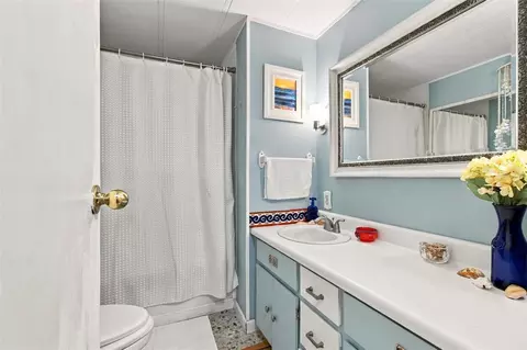 Bath - 980 7th St NW #1A, Largo, FL 33770 photo 1 of 6