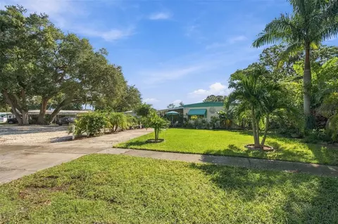 Exterior - 980 7th St NW #1A, Largo, FL 33770 photo 6 of 26