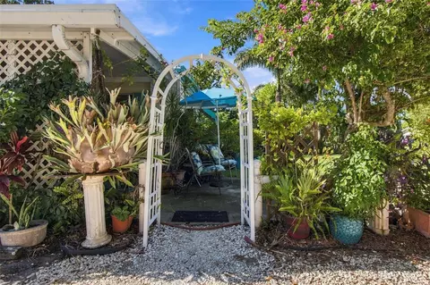 Exterior - 980 7th St NW #1A, Largo, FL 33770 photo 5 of 26