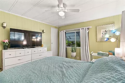 Bedroom - 980 7th St NW #1A, Largo, FL 33770 photo 2 of 7