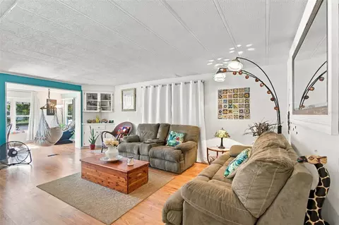 Living - 980 7th St NW #1A, Largo, FL 33770 photo 1 of 4