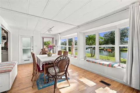 Dining - 980 7th St NW #1A, Largo, FL 33770 photo 4 of 6
