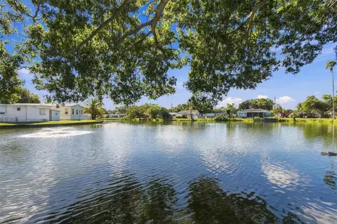 View/Area - 980 7th St NW #1A, Largo, FL 33770 photo 3 of 16