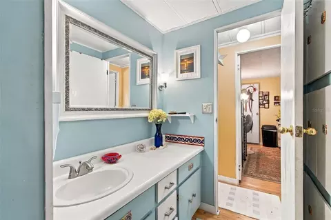 Bath - 980 7th St NW #1A, Largo, FL 33770 photo 2 of 6