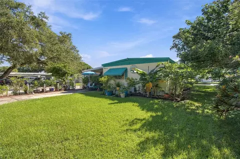 Exterior - 980 7th St NW #1A, Largo, FL 33770 photo 2 of 26