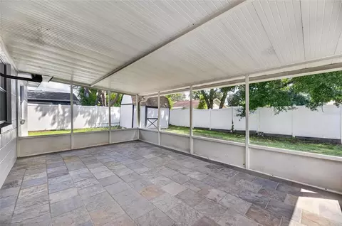 Exterior - 906 Cutler Dr, Seffner, FL 33584 photo 5 of 11