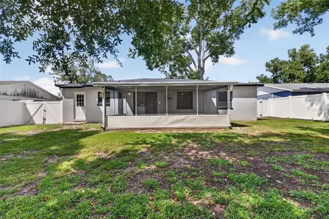 Exterior - 906 Cutler Dr, Seffner, FL 33584 photo 6 of 11