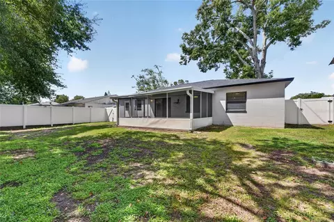 Exterior - 906 Cutler Dr, Seffner, FL 33584 photo 8 of 11