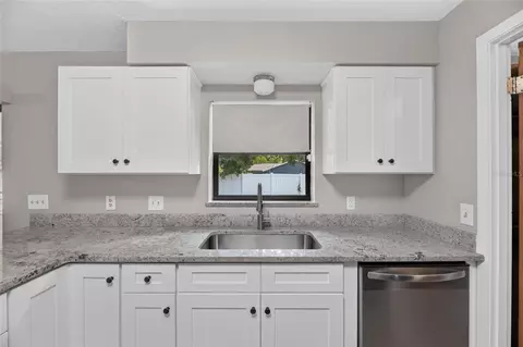 Kitchen - 906 Cutler Dr, Seffner, FL 33584 photo 5 of 7