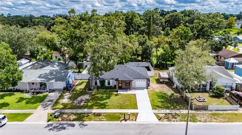 View/Area - 906 Cutler Dr, Seffner, FL 33584 photo 6 of 15