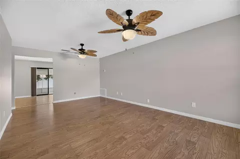 Living - 906 Cutler Dr, Seffner, FL 33584 photo 3 of 5