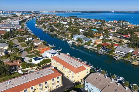 1067 Pinellas Bayway S, Saint Petersburg, FL 33715