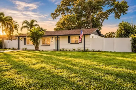5207 56th Ave N, Saint Petersburg, FL 33709