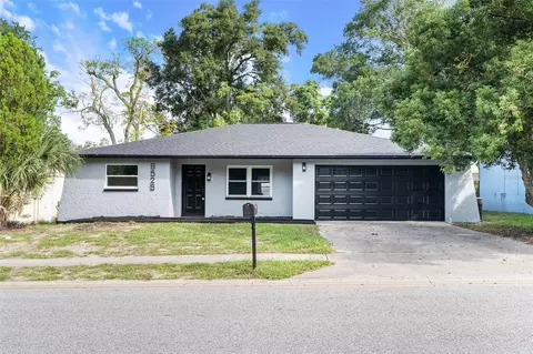 8525 Briar Patch Dr, Port Richey, FL 34668
