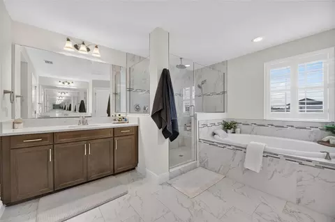 Bath - 9125 Warm Springs Cir, Parrish, FL 34219 photo 5 of 7