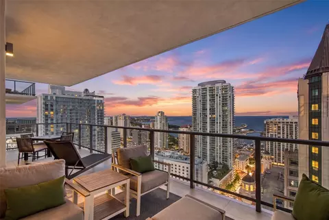 275 1st Ave S #2903, Saint Petersburg, FL 33701