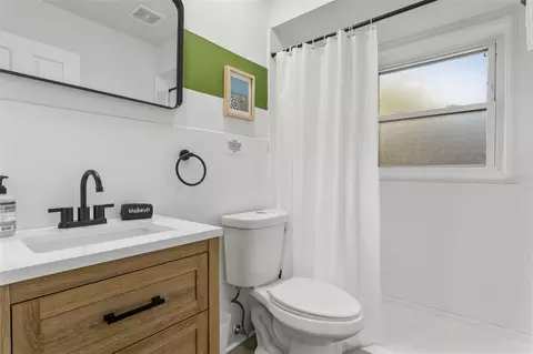 Bath - 412 Deville Dr E, Largo, FL 33771 photo 2 of 3