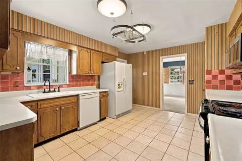 Kitchen - 409 El Greco Dr, Brandon, FL 33511 photo 1 of 4