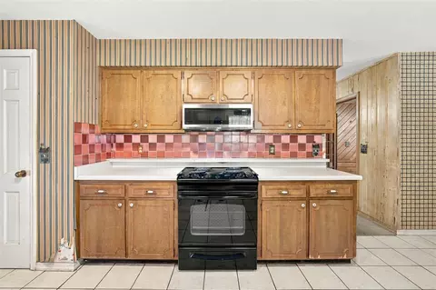 Kitchen - 409 El Greco Dr, Brandon, FL 33511 photo 4 of 4