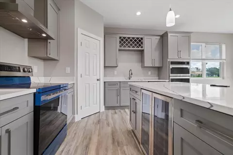 Kitchen - 10704 Banfield Dr, Riverview, FL 33579 photo 3 of 6