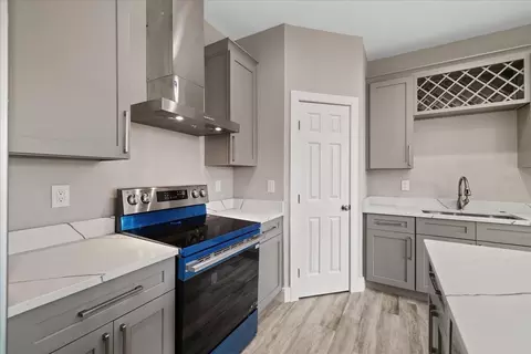 Kitchen - 10704 Banfield Dr, Riverview, FL 33579 photo 2 of 6