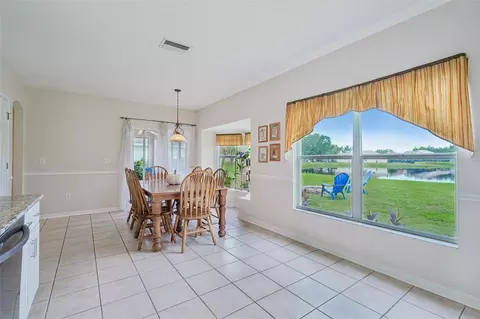 Dining - 6527 Bridgecrest Dr, Lithia, FL 33547 photo 3 of 3