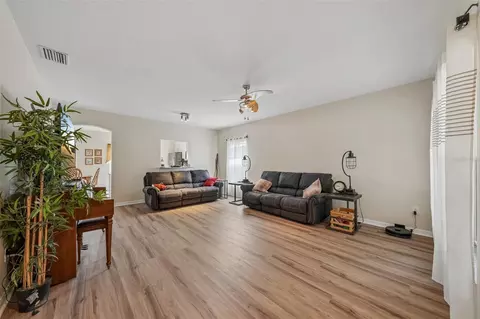 Living - 6527 Bridgecrest Dr, Lithia, FL 33547 photo 1 of 2