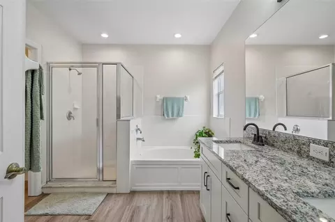 Bath - 6527 Bridgecrest Dr, Lithia, FL 33547 photo 1 of 2