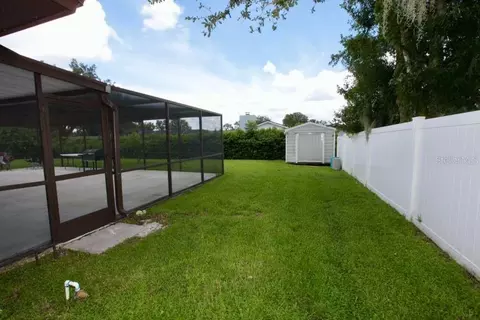 Exterior - 815 Bishop Pl, Seffner, FL 33584 photo 5 of 6