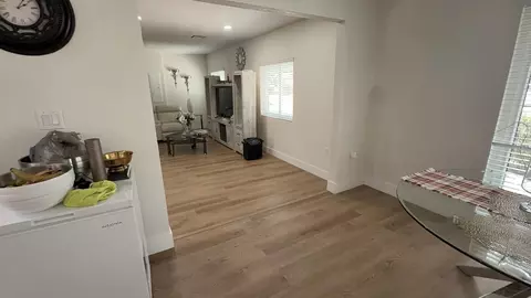 Entry Way - 815 Bishop Pl, Seffner, FL 33584 photo 2 of 2