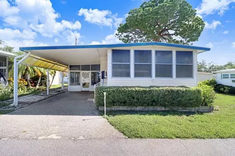 585 Sky Harbor Dr #317, Clearwater, FL 33759