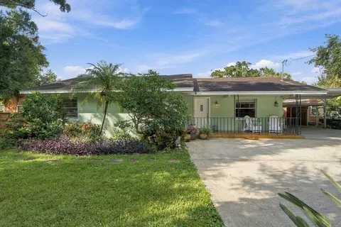 3909 W Powhatan Ave, Tampa, FL 33614