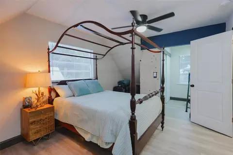 Bedroom - 16606 Forest Park Dr, Lutz, FL 33549 photo 3 of 4
