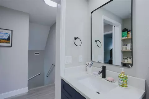 Bath - 16606 Forest Park Dr, Lutz, FL 33549 photo 3 of 3