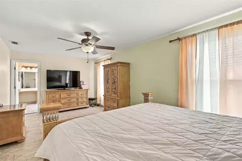 Bedroom - 11771 Mango Cross Ct, Seffner, FL 33584 photo 1 of 3