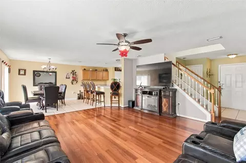 Living - 11771 Mango Cross Ct, Seffner, FL 33584 photo 1 of 2