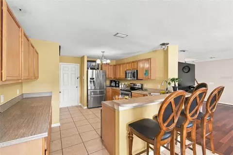 Kitchen - 11771 Mango Cross Ct, Seffner, FL 33584 photo 3 of 4