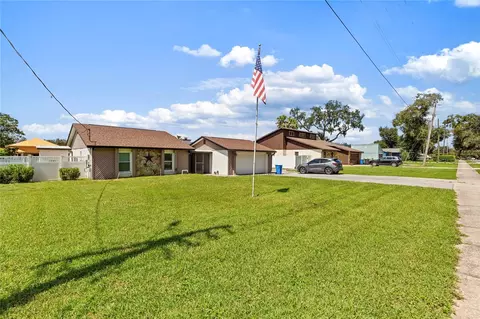 Exterior - 1105 Lenna Ave, Seffner, FL 33584 photo 2 of 11