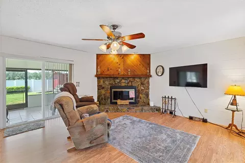 Living - 1105 Lenna Ave, Seffner, FL 33584 photo 2 of 5