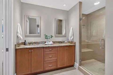 Bath - 200 Main St #202, Dunedin, FL 34698 photo 2 of 5