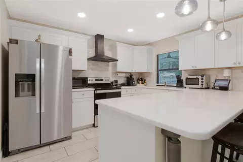 Kitchen - 2158 Beverly Ln, Clearwater, FL 33763 photo 3 of 5