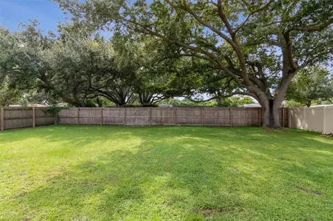 Exterior - 2158 Beverly Ln, Clearwater, FL 33763 photo 8 of 8